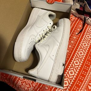 Men's size 9 white Air Force 1 gently worn